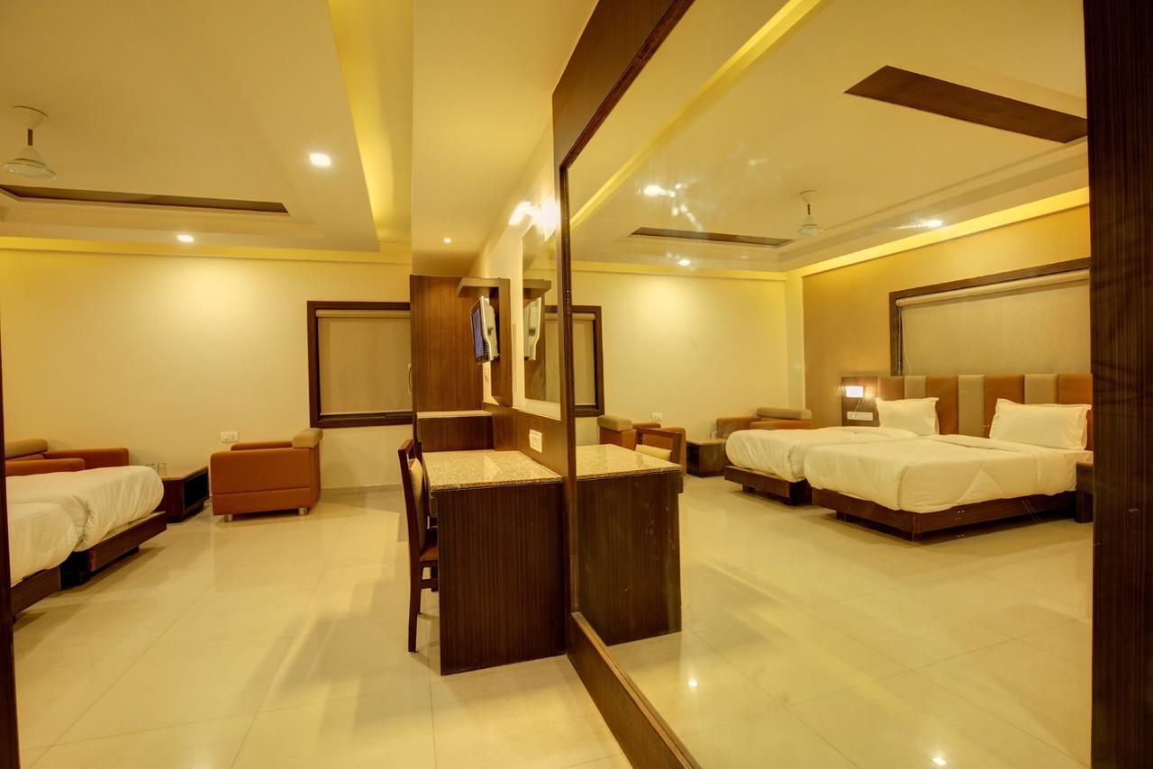 Hotel Keshwara'S Residency Джамнагар Екстер'єр фото